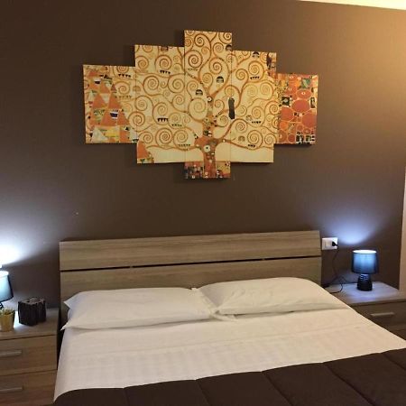 شقة Ded 2 Only Sleep Bagno Privato بارما المظهر الخارجي الصورة